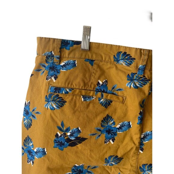 DENIM & FLOWER Ricky Singh Gold + Blue Hibiscus Print Men's Shorts NWOT Size 38 - Picture 8 of 8